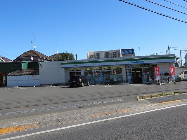 コンビニ　ファミリーマート（コンビニ）まで270m