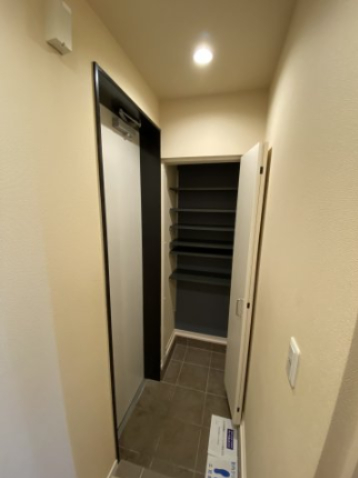 玄関　※同号室別部屋参考写真です。
