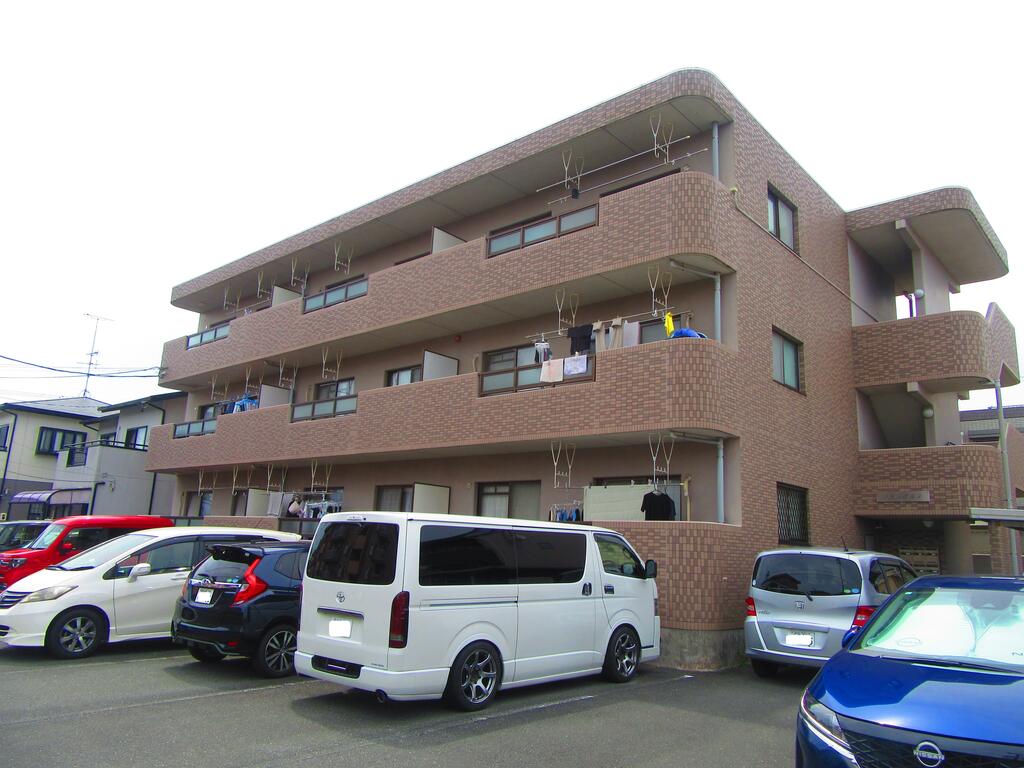 建物外観　閑静な住宅街に佇む、心安らぐ住まい！