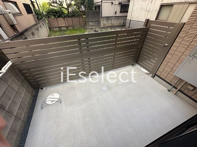 バルコニー　洗濯物も干せますね。
