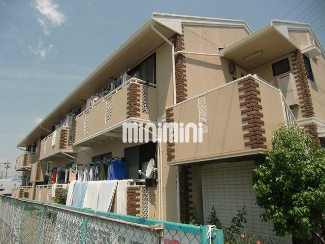 建物外観　ブラウンの落ち着いた外観です
