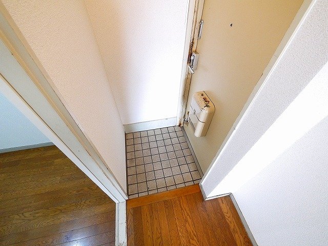 玄関　大きなレター受けが便利です