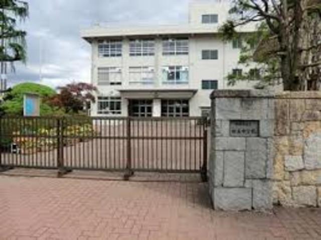 中学校　相模原市立田名中学校（中学校）まで682m