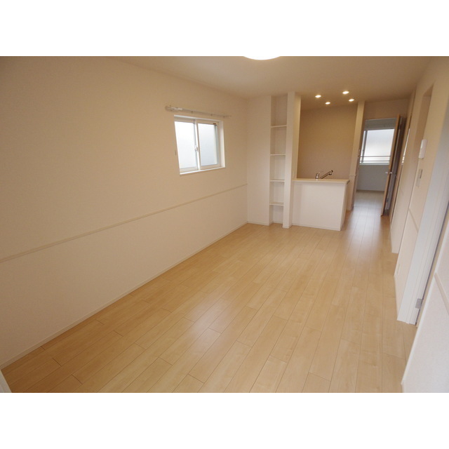 居室・リビング　※同型角部屋画像使用中