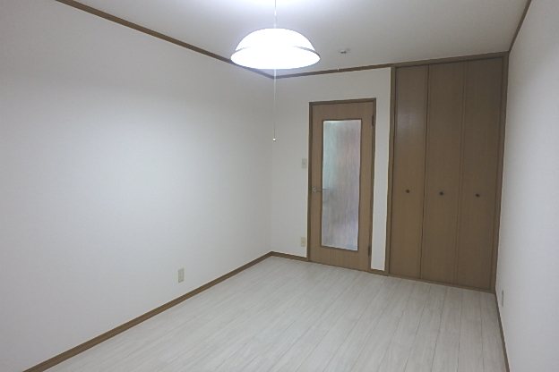 居室・リビング　7.5帖のゆったり目の居室です