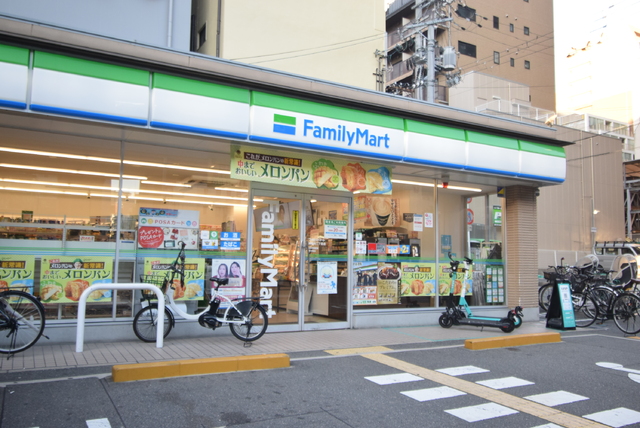 コンビニ　ファミリーマート　常盤町二丁目店（コンビニ）まで150m