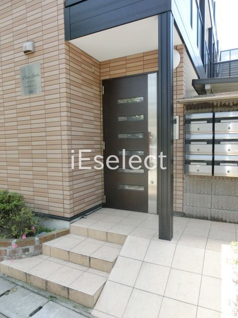 エントランス　お部屋へはこちらから