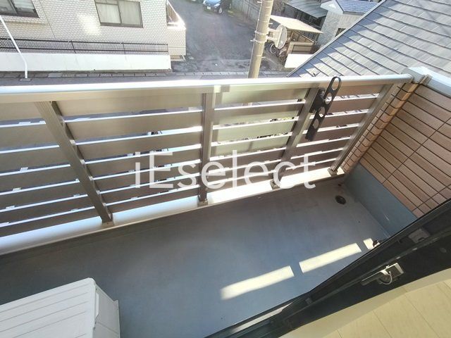 バルコニー　洗濯物も干せますね。