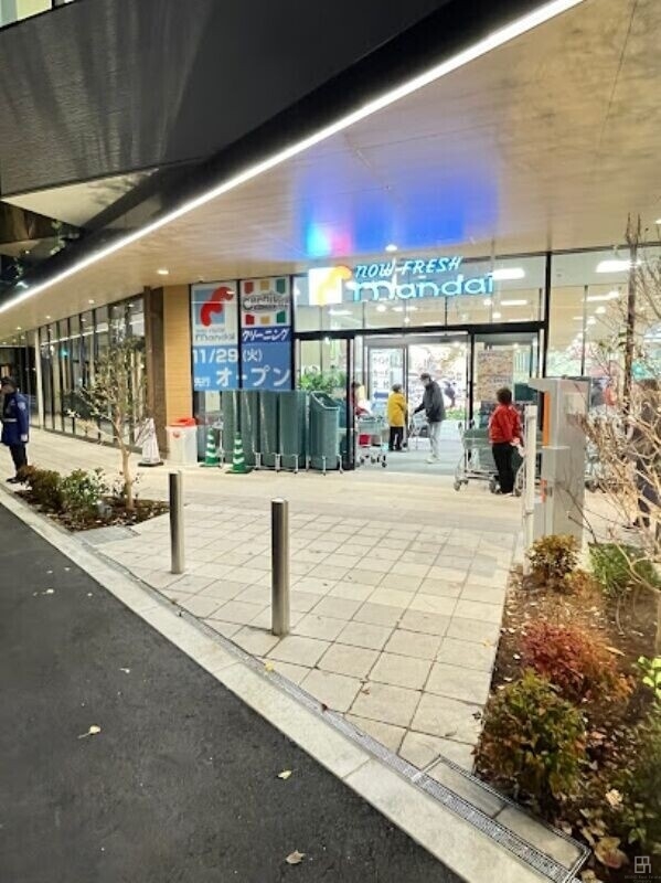 スーパー　万代フレスポ阿波座店（スーパー）まで482m