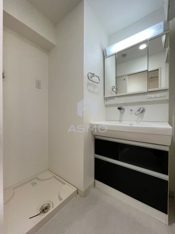 洗面設備　同マンション別部屋　参考写真