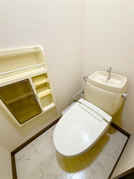 トイレ　温水洗浄便座取付しました★