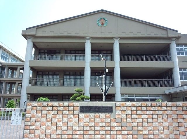 小学校　加古川市立氷丘小学校（小学校）まで750m