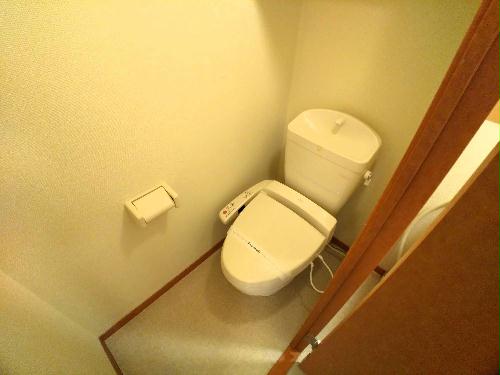 トイレ　明るく清潔感のあるトイレ