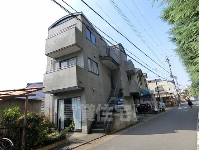 京都市山科区東野狐藪町のマンションの建物外観