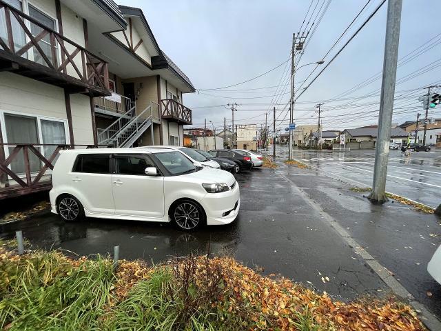 【函館市川原町のアパートの駐車場】