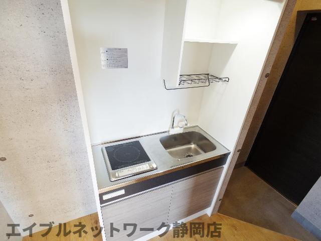 【静岡市葵区屋形町のマンションのキッチン】