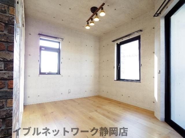 【静岡市葵区屋形町のマンションの居室・リビング】