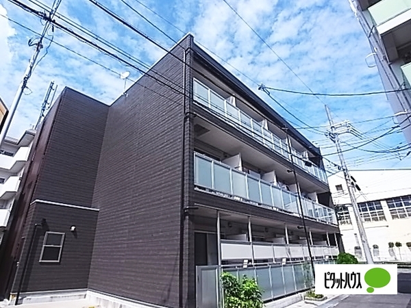 神戸市灘区船寺通のアパートの建物外観
