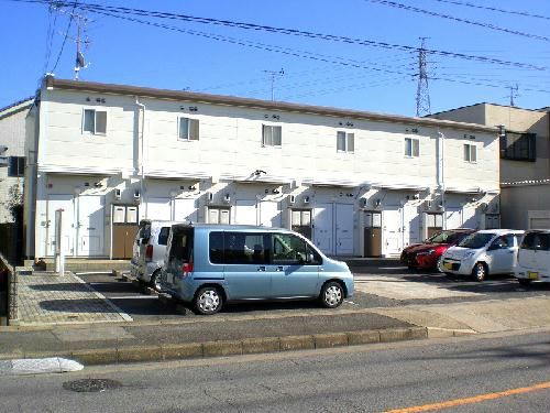 西尾市田貫のアパートの建物外観