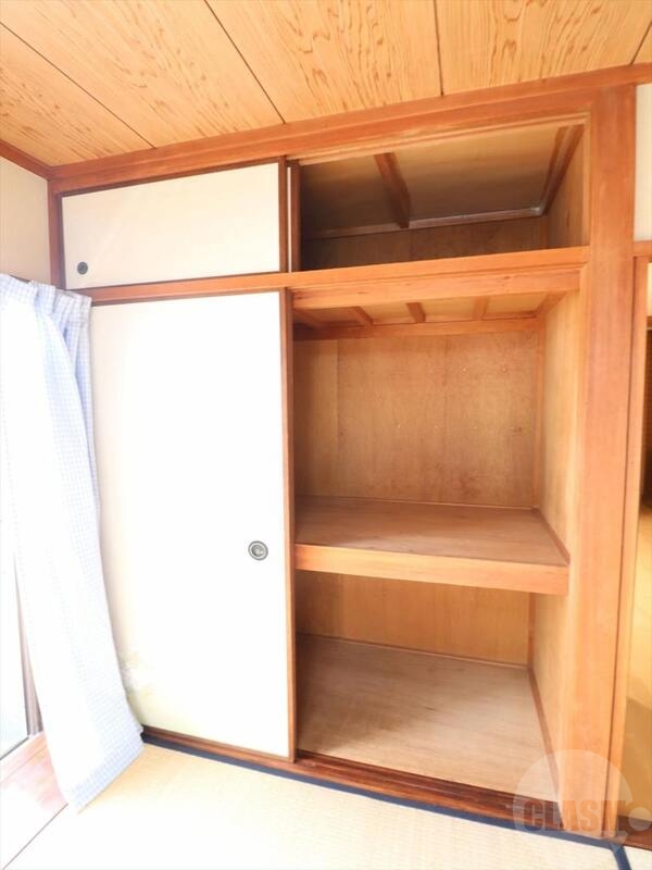 収納　押入れ