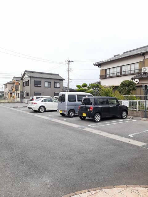 【向日葵之絢　Ｇｒｅｅｎの駐車場】