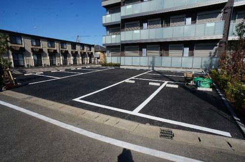 【ウェスタリア桜華の駐車場】