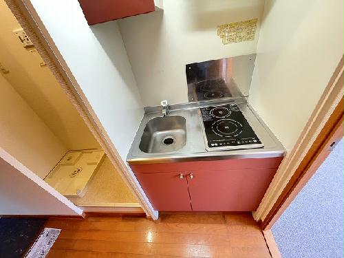 キッチン　設備・仕様は号室により異なる為、現況を優先致します。