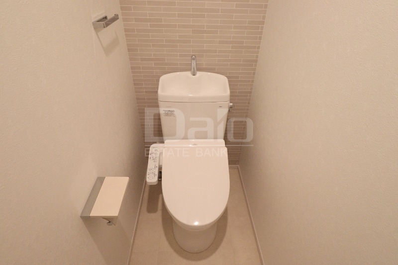 トイレ　※写真は別タイプ別部屋です。