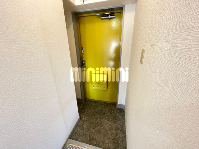 玄関　扉がお洒落な玄関です