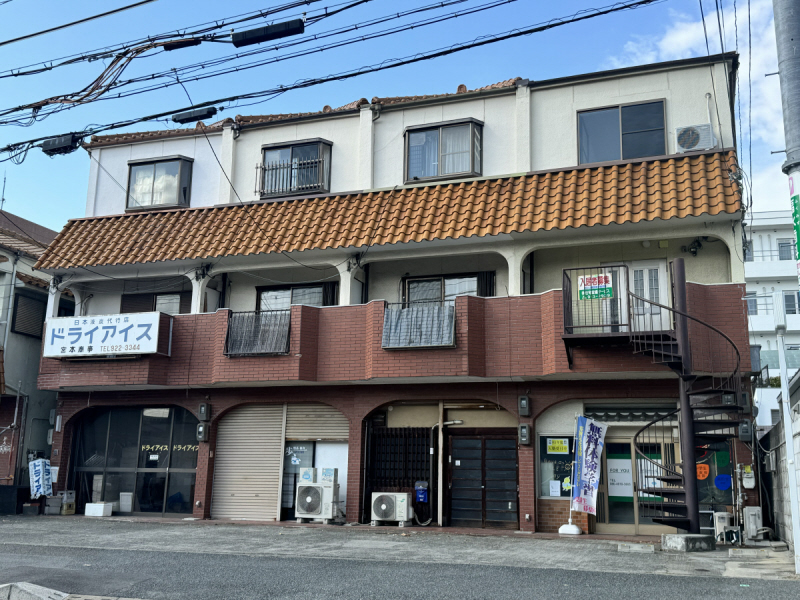 明石市田町のアパートの建物外観