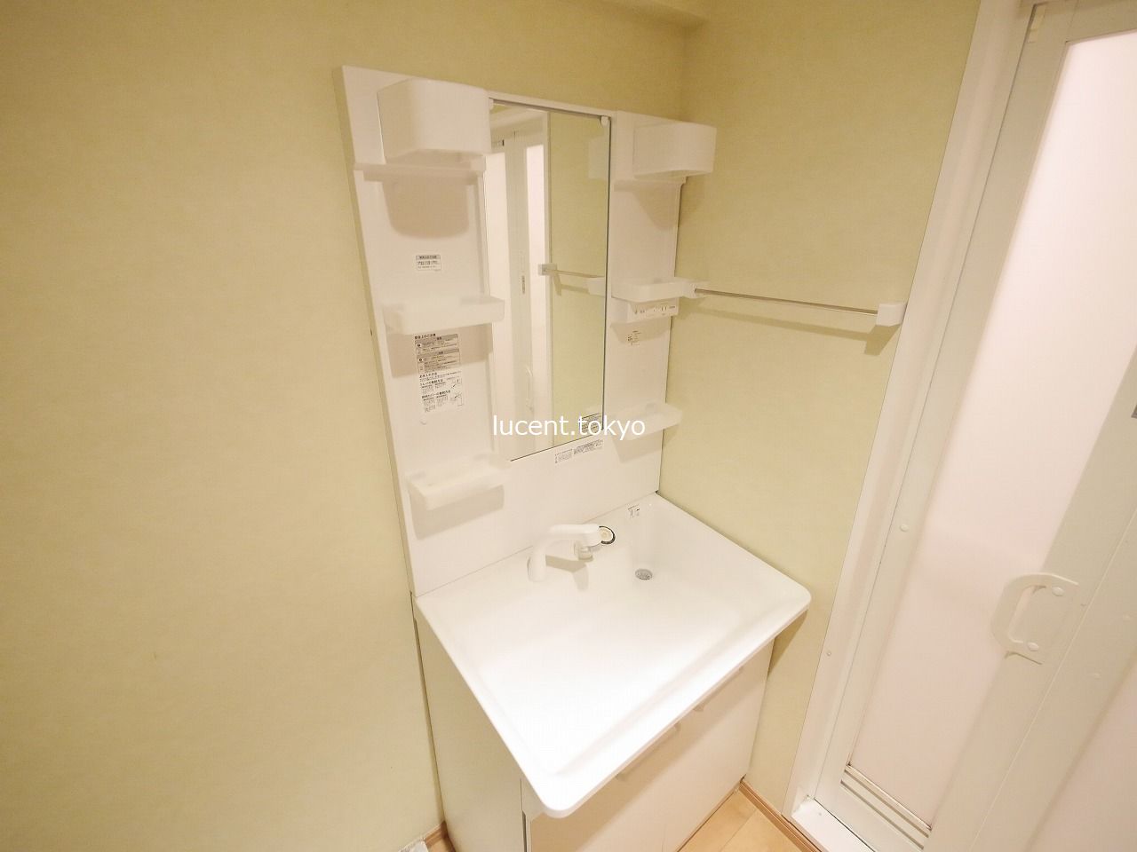 洗面設備　同建物内参考写真