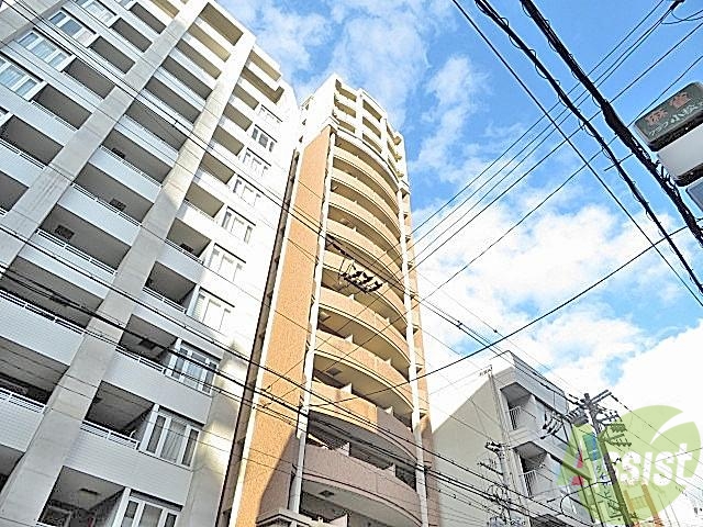 【プレサンス本町プライムの建物外観】