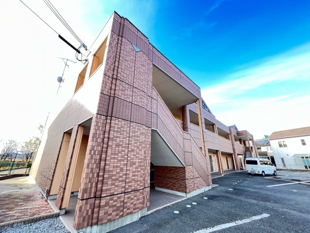 小野市黒川町のマンションの建物外観