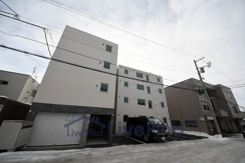 札幌市白石区栄通のマンションの建物外観