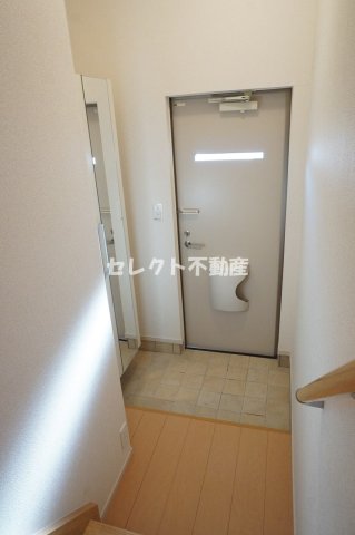 【八代市竹原町のアパートの玄関】