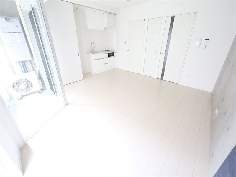 居室・リビング　洋室10.5帖　クローゼット（収納充実してます）