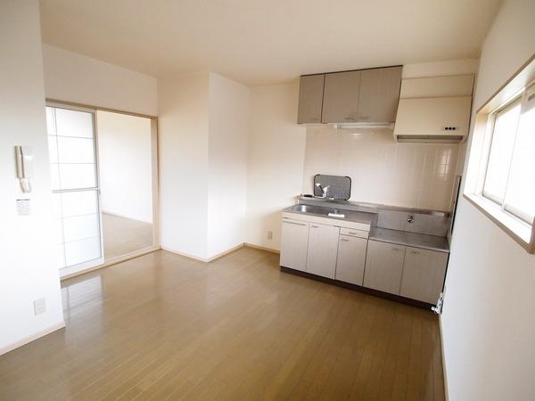 キッチン　8.5帖の広々キッチン