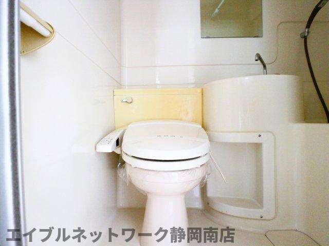 トイレ　トイレもきれいです