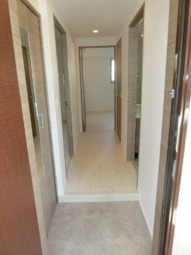 メープルスクエア心斎橋　玄関　玄関内