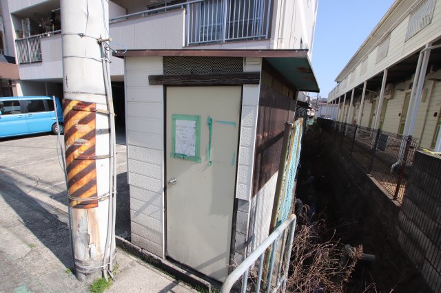 その他設備　敷地内ゴミ捨場