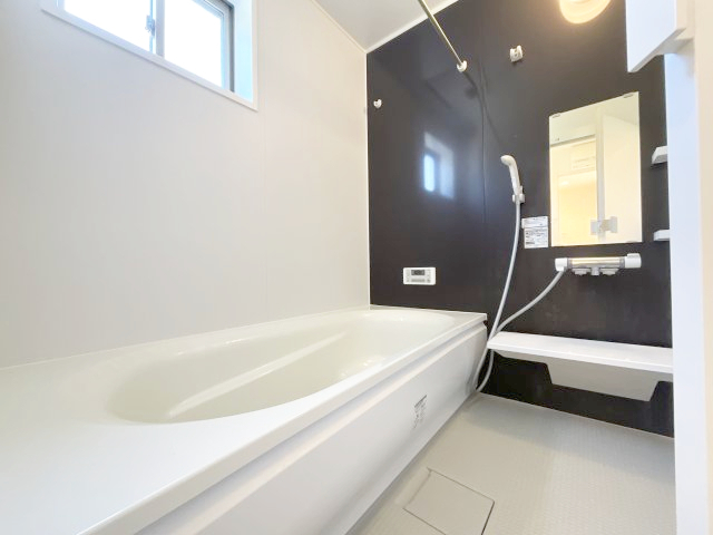 バス・シャワールーム　バス／シャワー