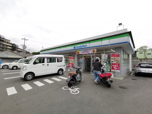 コンビニ　ファミリーマート 狭山今熊店（コンビニ）まで1068m