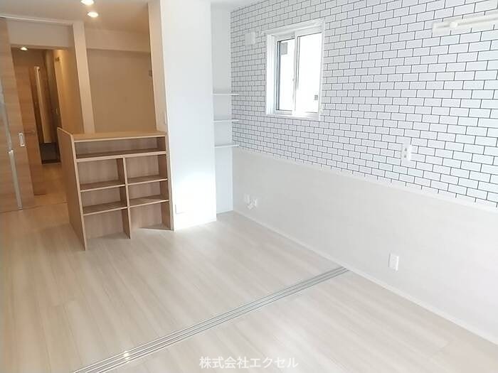 居室・リビング　エアコン付きのお部屋です。