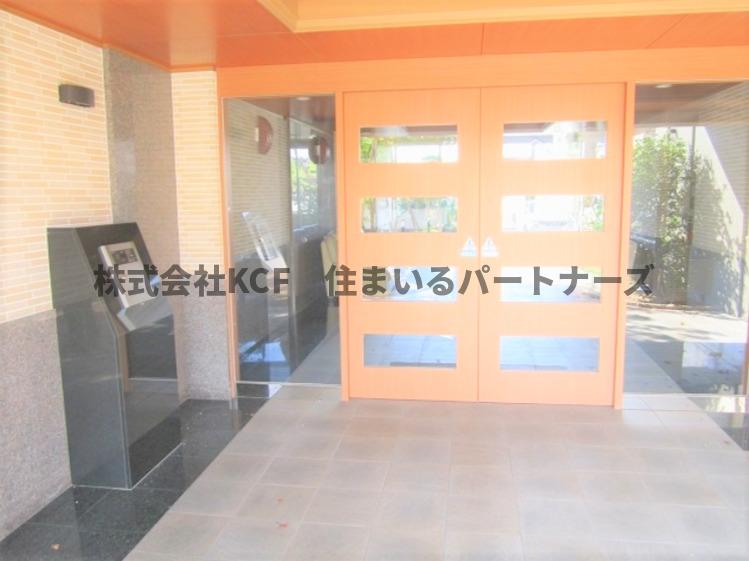 エントランス　ゆとりのあるエントランスです