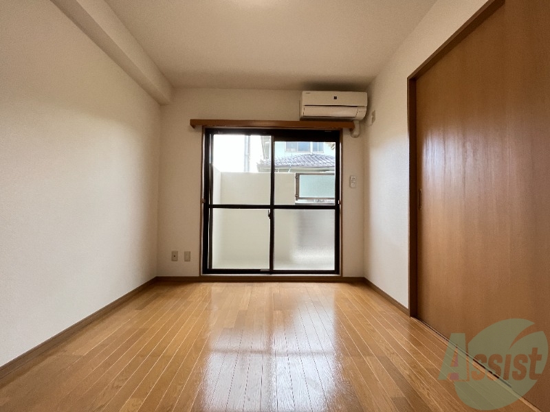 居室・リビング　６帖のダイニングキッチン。ご飯を食べるお部屋ですね。