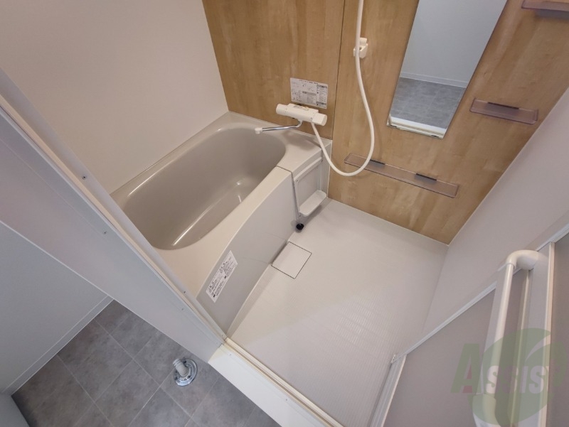 バス・シャワールーム　お風呂になります。一日の疲れを癒してくださいね。