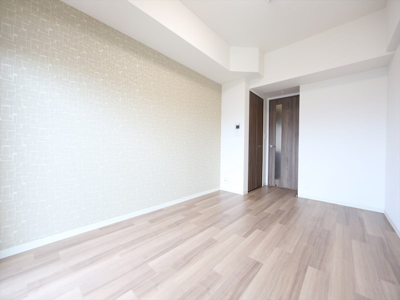 居室・リビング　洋室8.2帖　クローゼット付（収納充実してます）