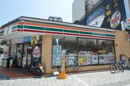 コンビニ　セブンイレブン（コンビニ）まで588m