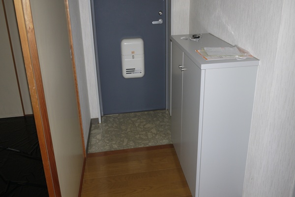 玄関　全て２０１号室の室内写真です。