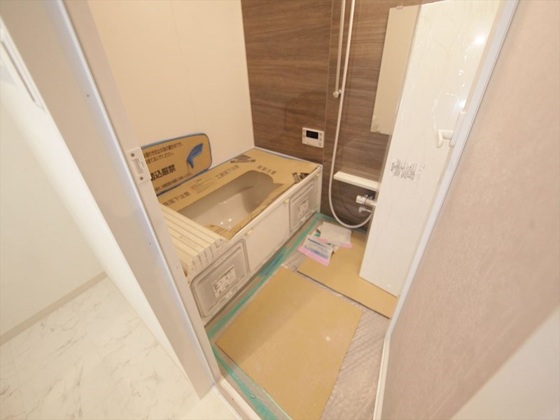 バス・シャワールーム　浴室暖房乾燥機付　追い焚き・オートバス機能付お風呂